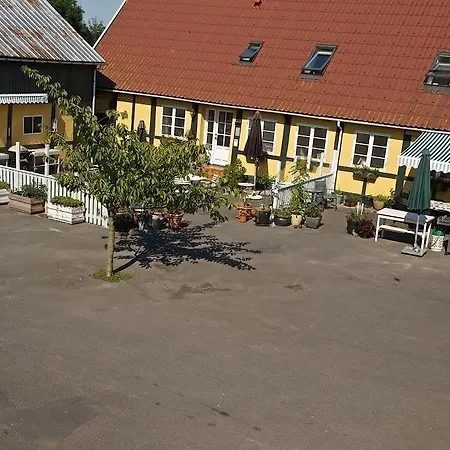 Myregaard And Nocleg ze śniadaniem