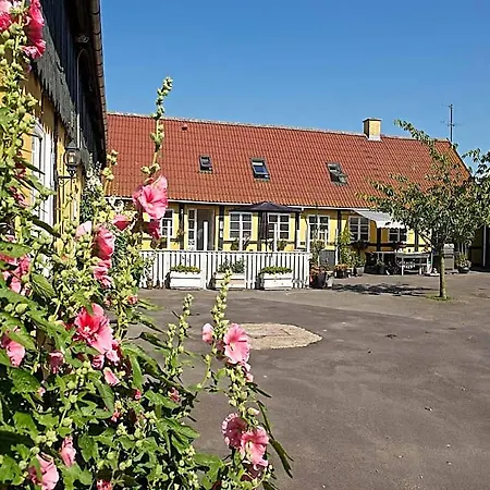 Myregaard And Nocleg ze śniadaniem 3*